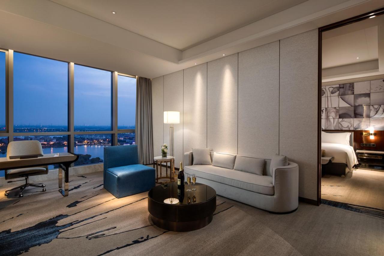 Wyndham Grand Suzhou Fenhu Hotel Xinta Buitenkant foto